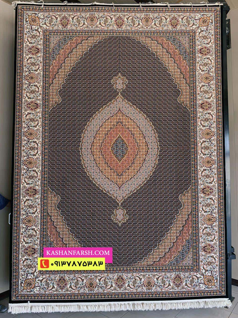 فرش ماشینی کاشان طرح ماهی 700 شانه