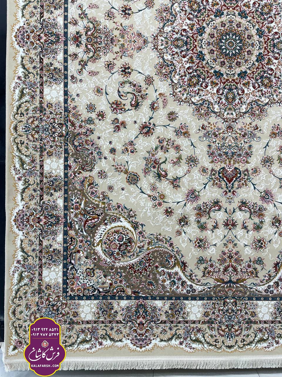 فرش لارا کرم حاشیه کرم 1200 شانه گل برجسته
