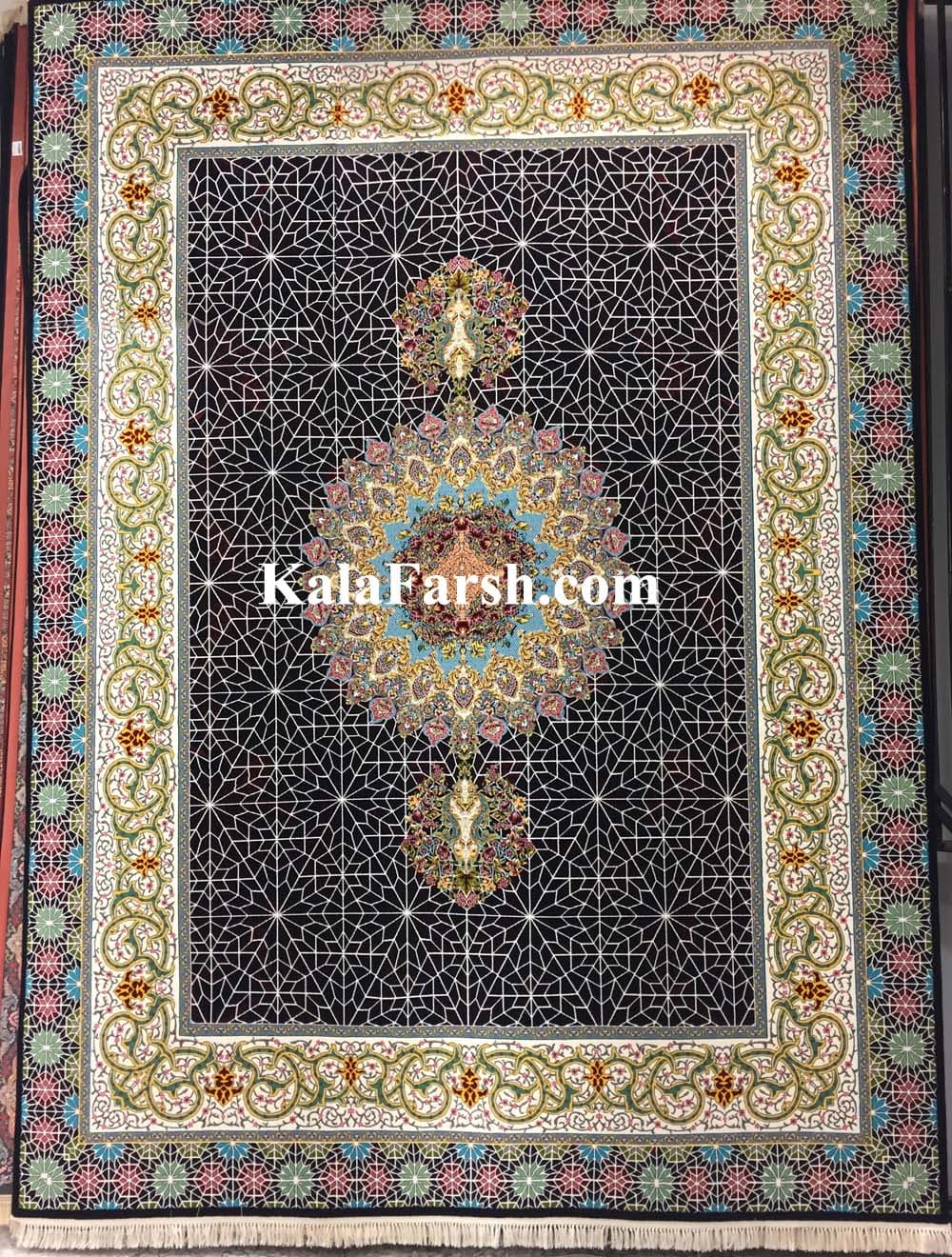 تصویر فرش فرش ماشینی طرح کاشانه 700 شانه — نمای 1