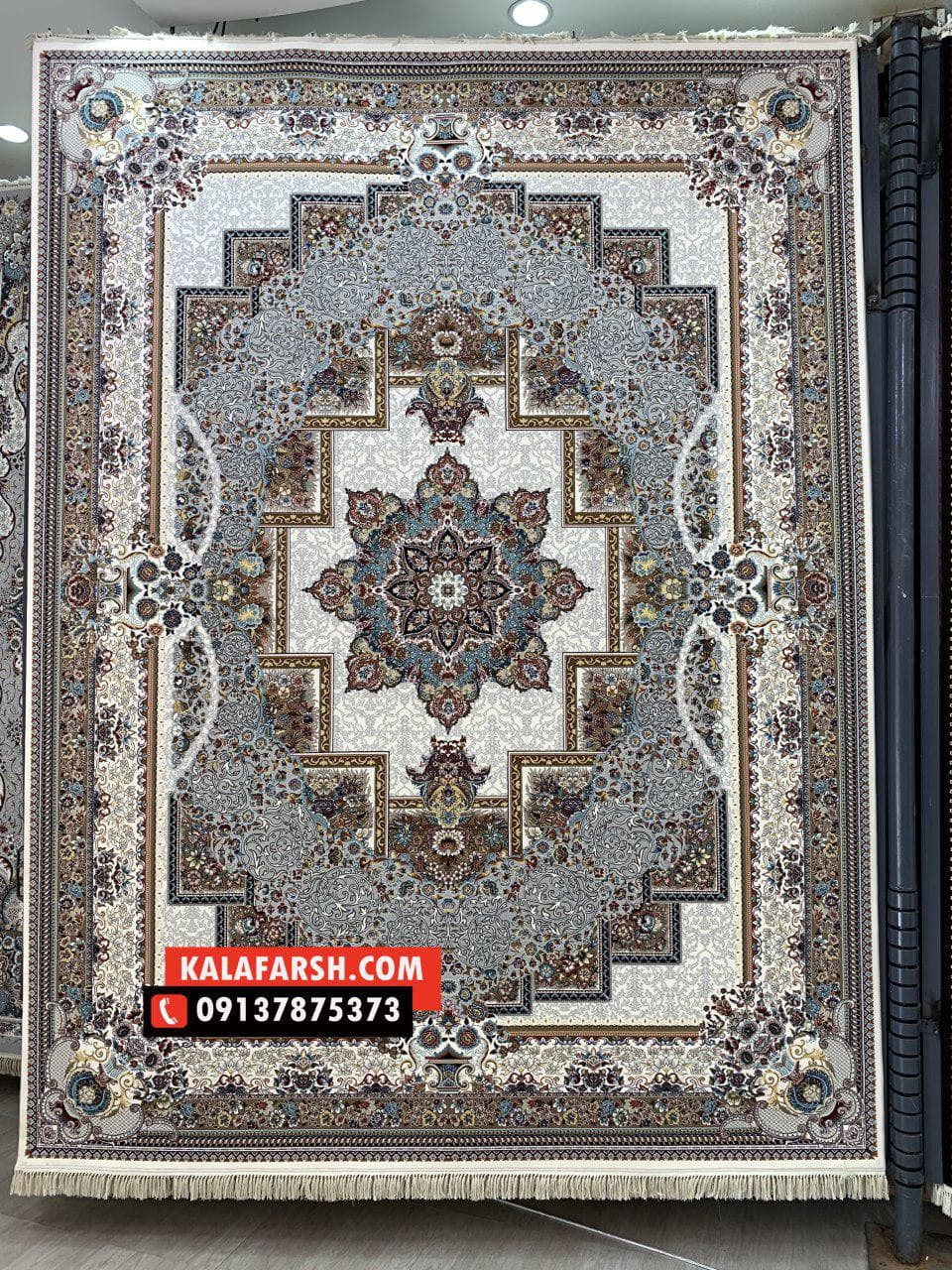تصویر فرش فرش ماشینی طرح فرنگ 700 شانه — نمای 1