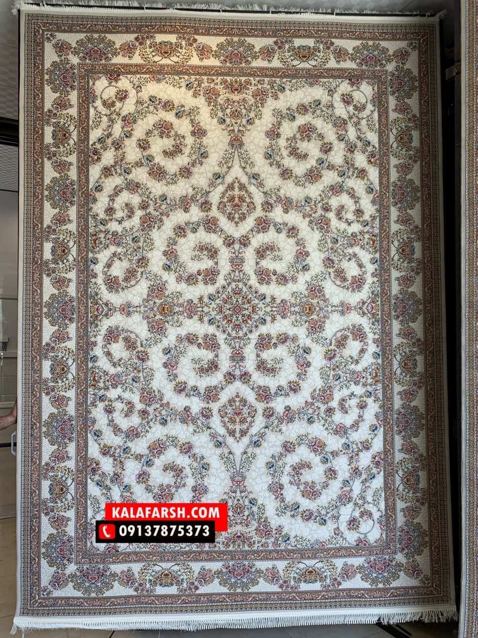 تصویر فرش فرش ماشینی شاهان 700 شانه برجسته — نمای 1