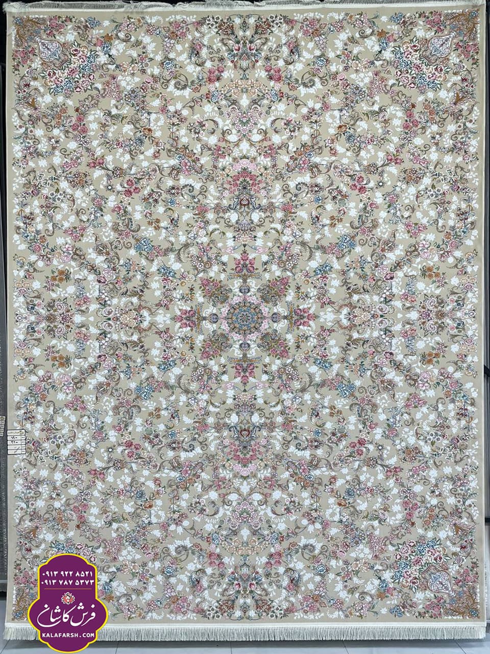 تصویر فرش رز کرم 1200 شانه گل برجسته — نمای 1