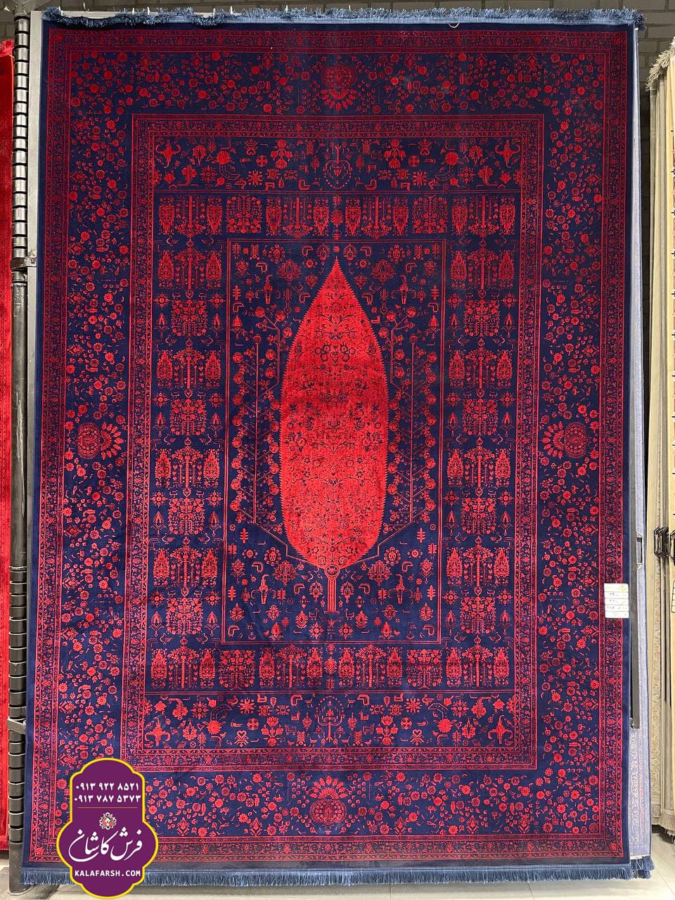 تصویر فرش کد 1045 سرمه ای 1200 شانه گل برجسته — نمای 1