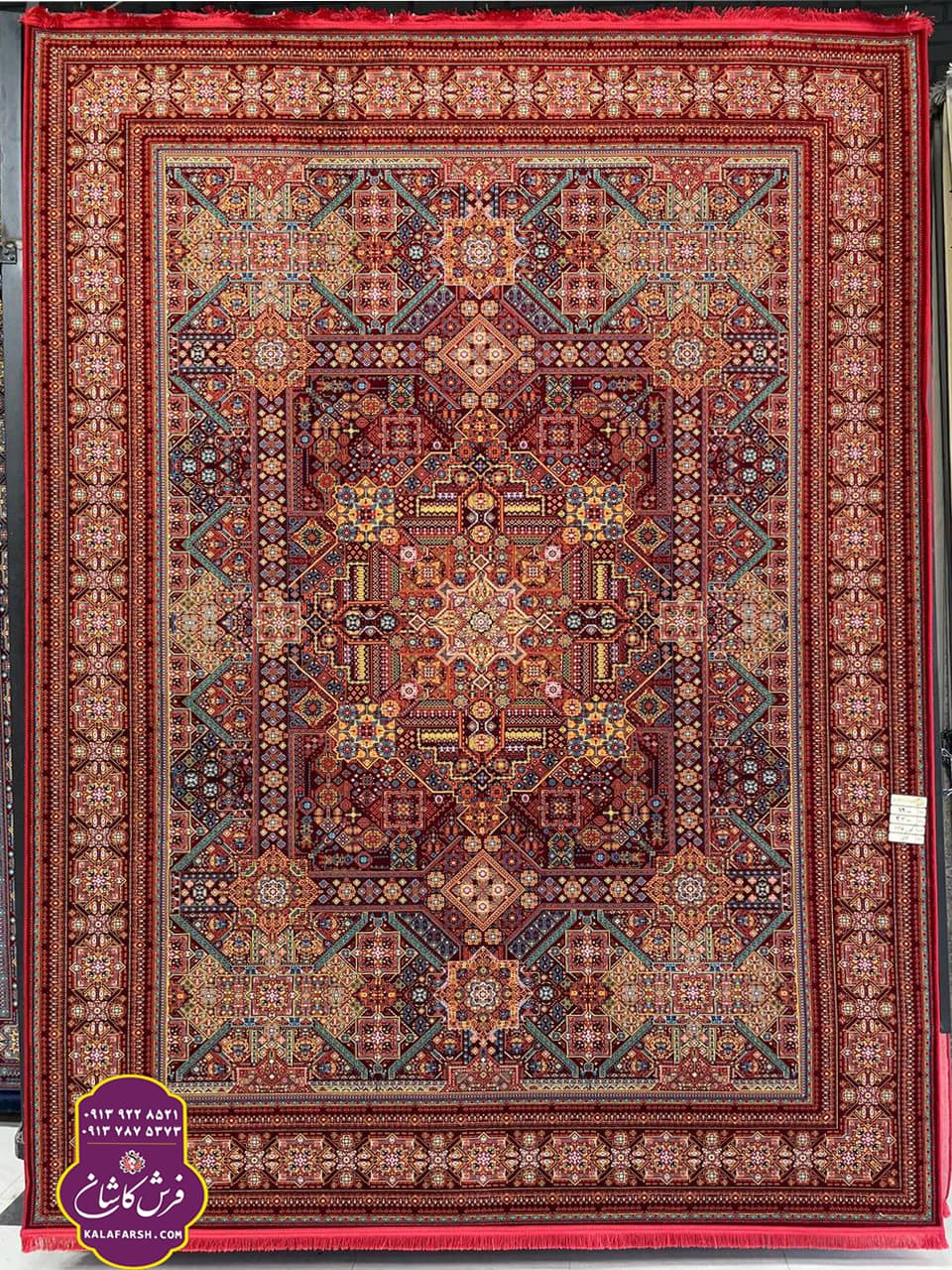 تصویر فرش کد 1125 لاکی 1200 شانه گل برجسته — نمای 1
